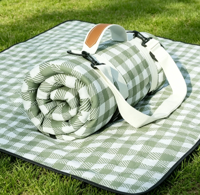 Stylish Foldable Waterproof Picnic Blanket